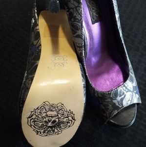 Iron fist skull heels
